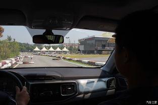 老总试驾下国产车视频,老总亲证民族品牌实力崛起