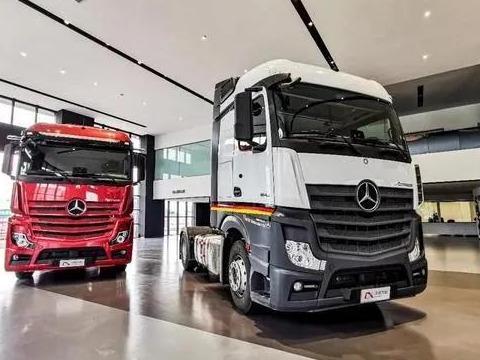 国产奔驰卡车测评视频,性能卓越，品质非凡，引领行业新潮流