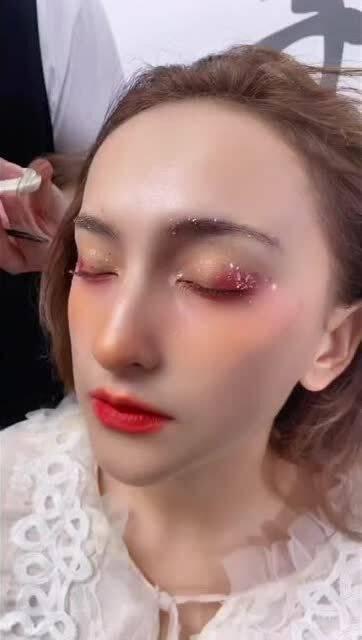 高光国产化妆师视频,视频中的化妆技巧与艺术魅力
